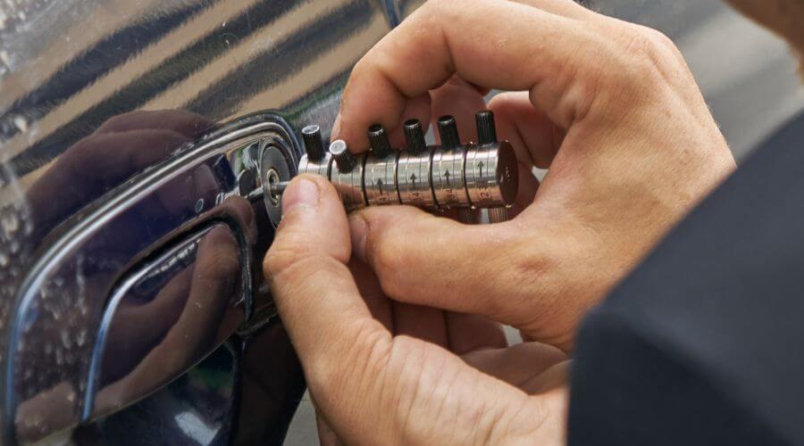 Expert Emergency Roof Repairs services in Onward, IN